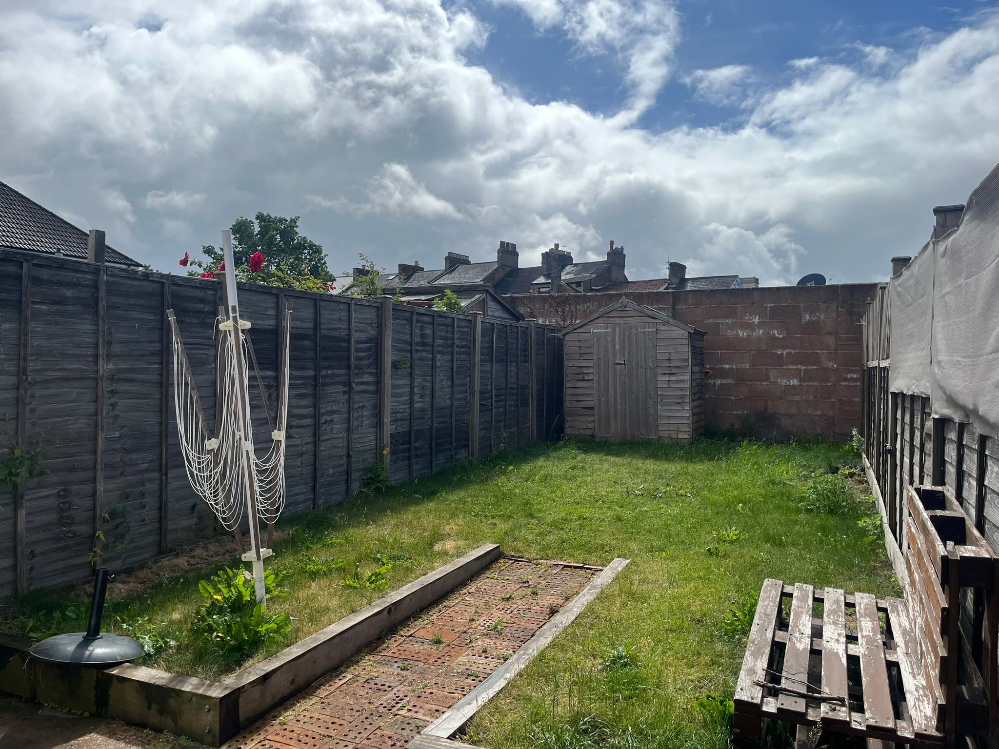 3 bed house to rent in Wilfred Road, Taunton, TA1 10