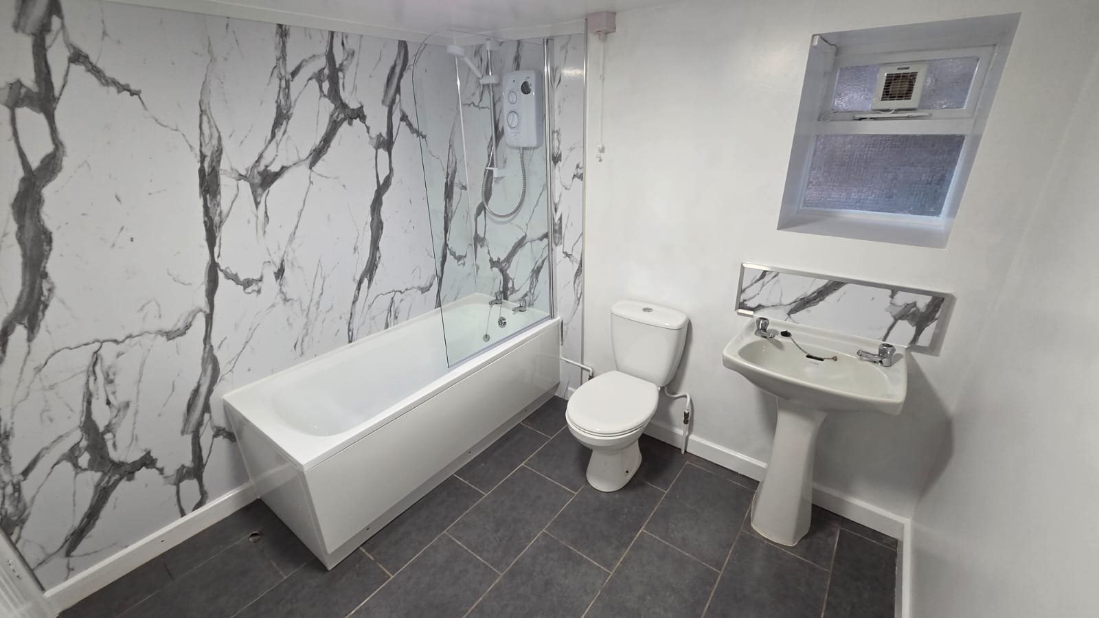 2 bed flat to rent in Rockwell Green, , TA21  - Property Image 4