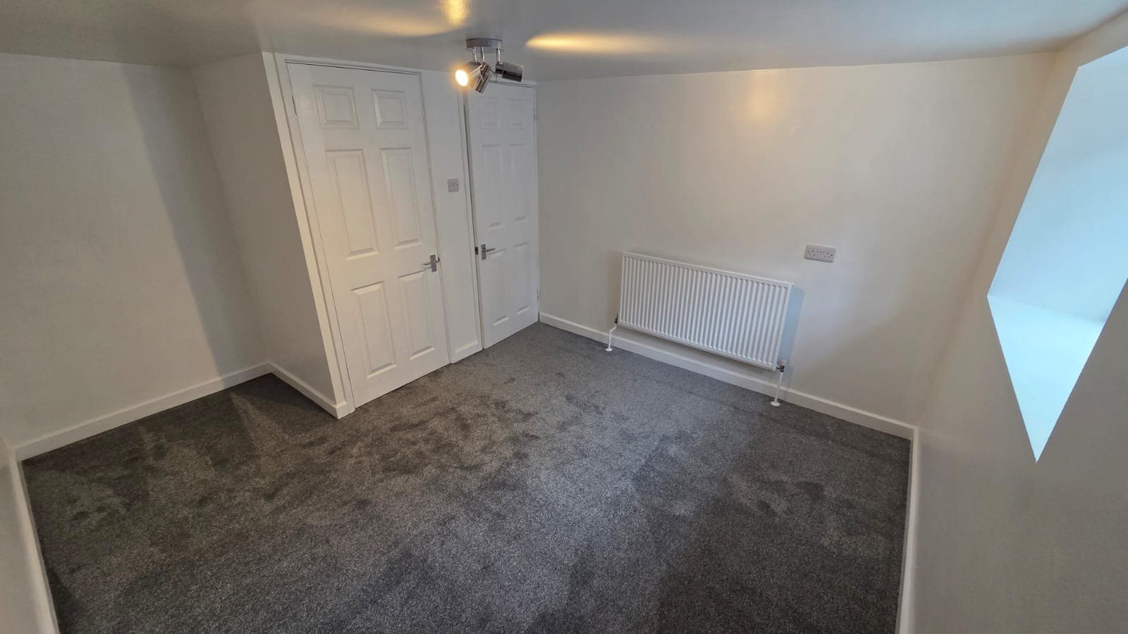 2 bed flat to rent in Rockwell Green, , TA21 4