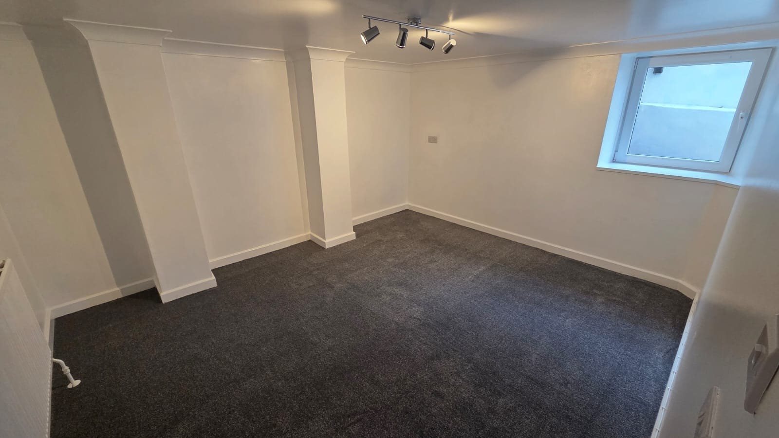 2 bed flat to rent in Rockwell Green, , TA21 5