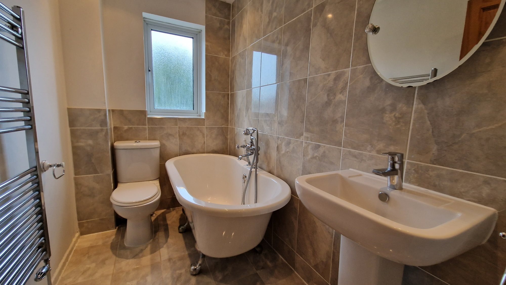 2 bed terraced house to rent in Thames Drive, Taunton, TA1  - Property Image 5