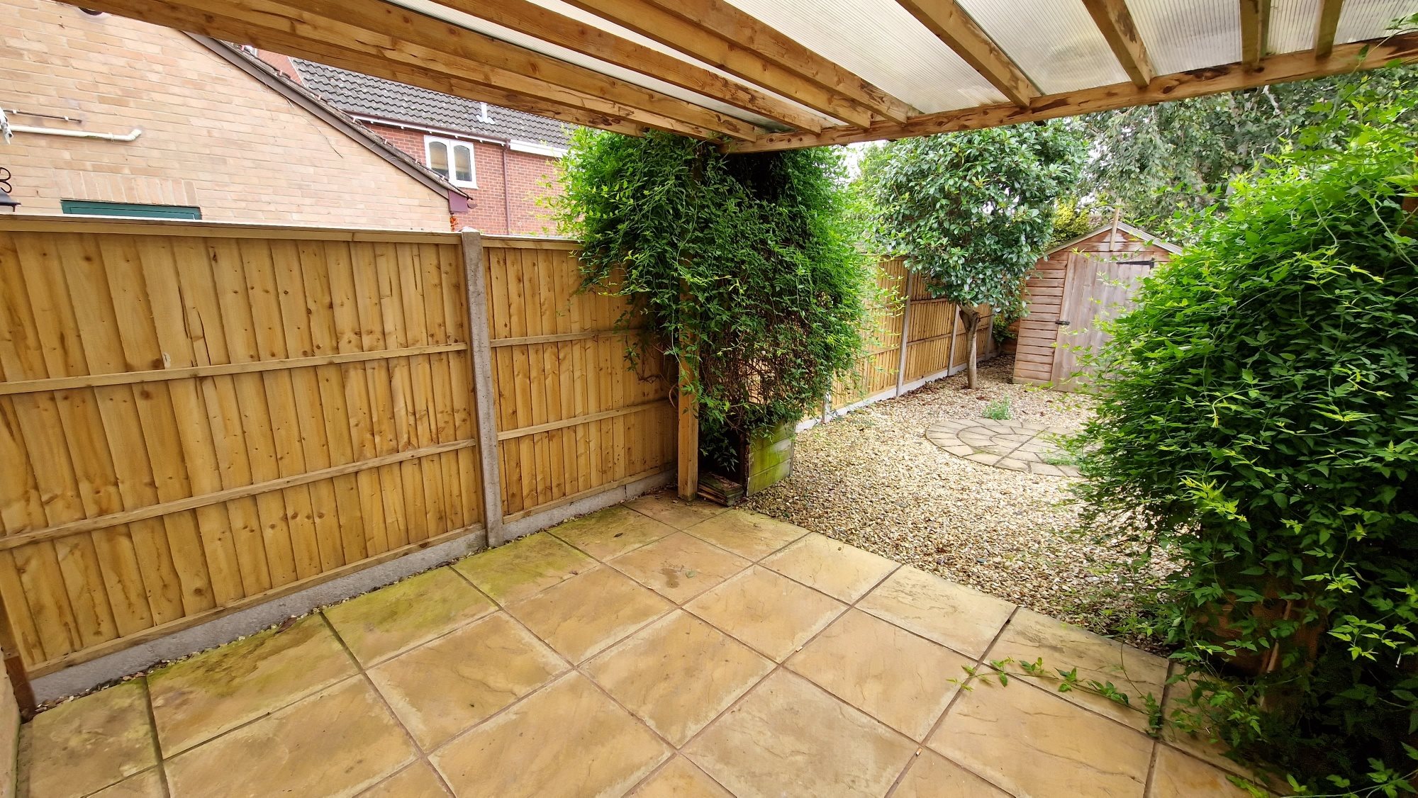 2 bed terraced house to rent in Thames Drive, Taunton, TA1 7