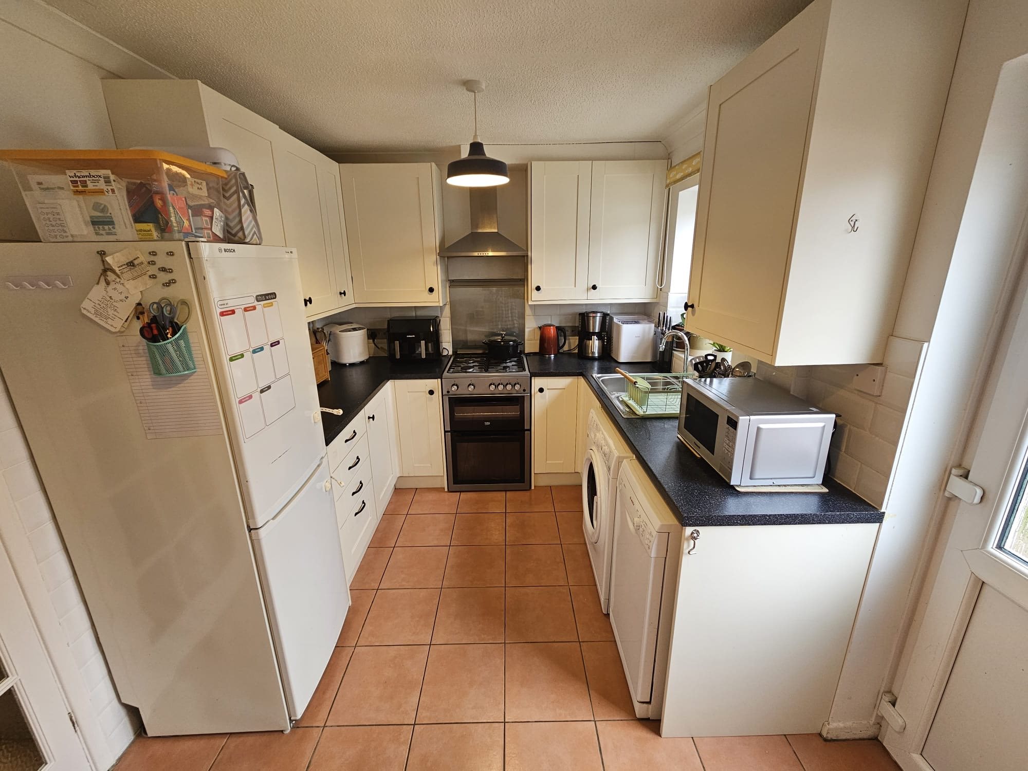 3 bed semi-detached house to rent in Bartlett Close, Taunton, TA1 3