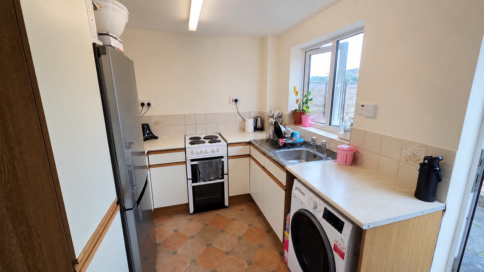 2 bed terraced house to rent in Lloyd Close, Taunton, TA1 2