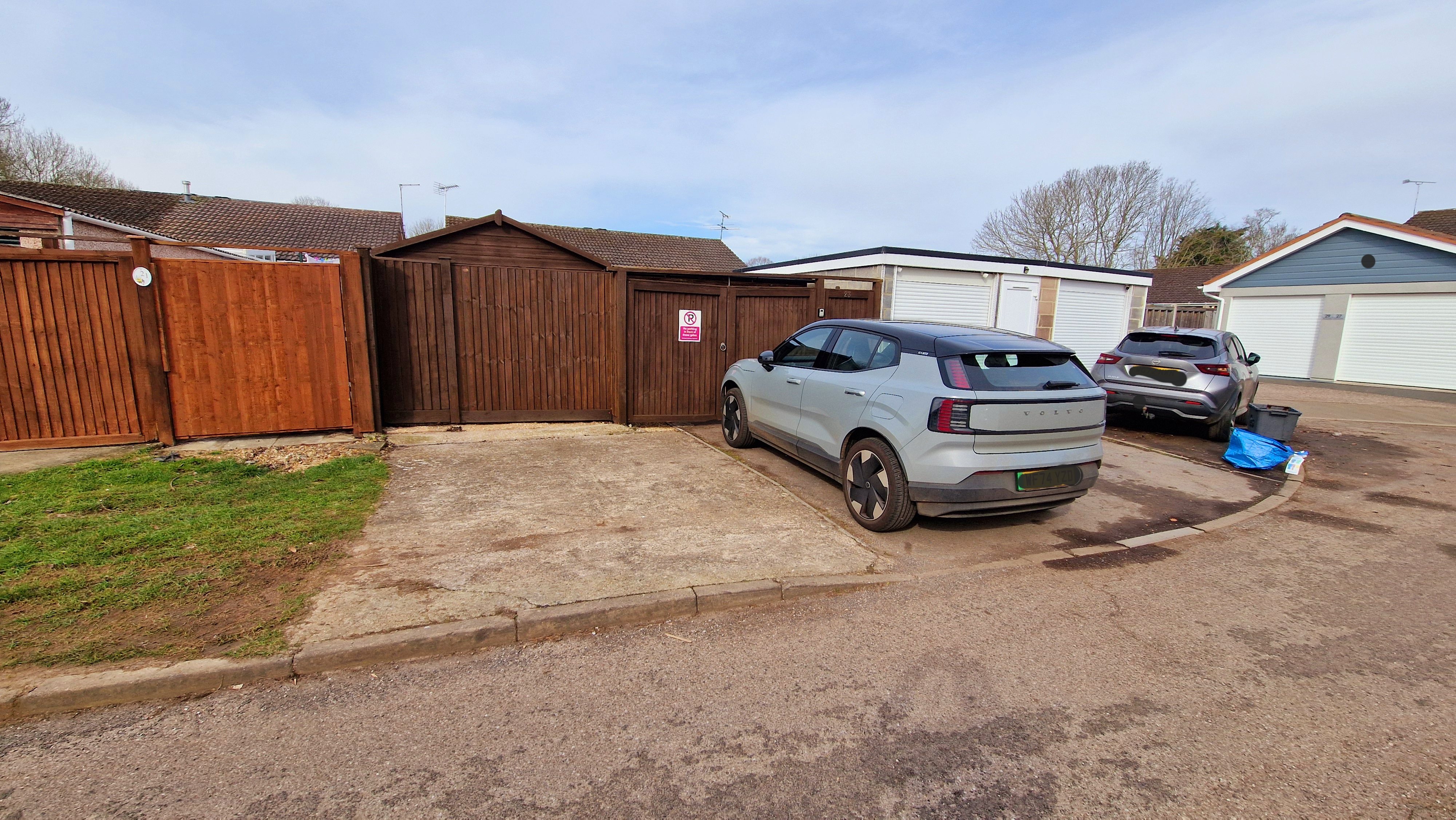 2 bed bungalow to rent in Burchs Close, Taunton, TA1 10
