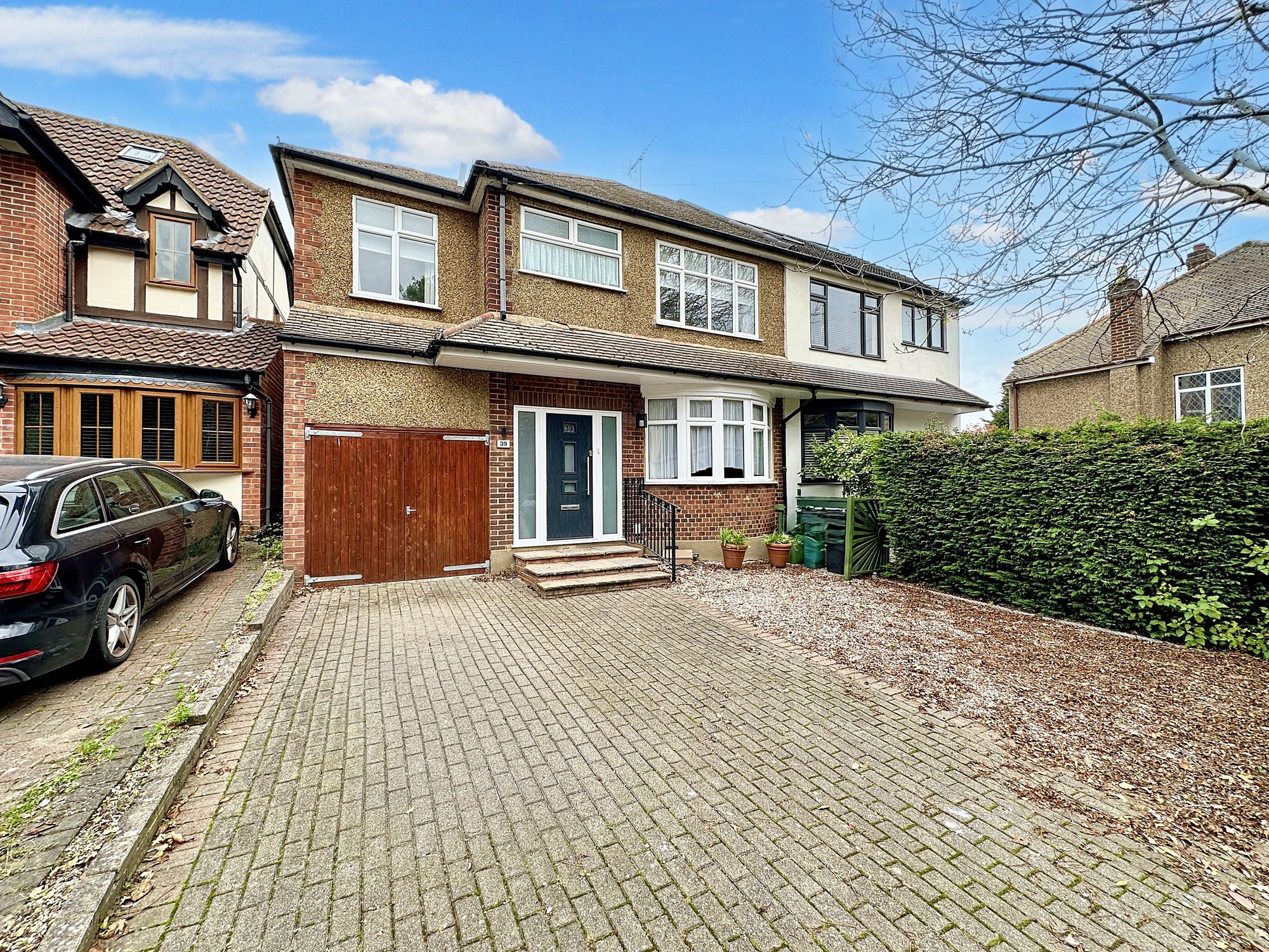 4 Bed Semi-Detached House For Sale In Kennel Lane, Billericay, CM11