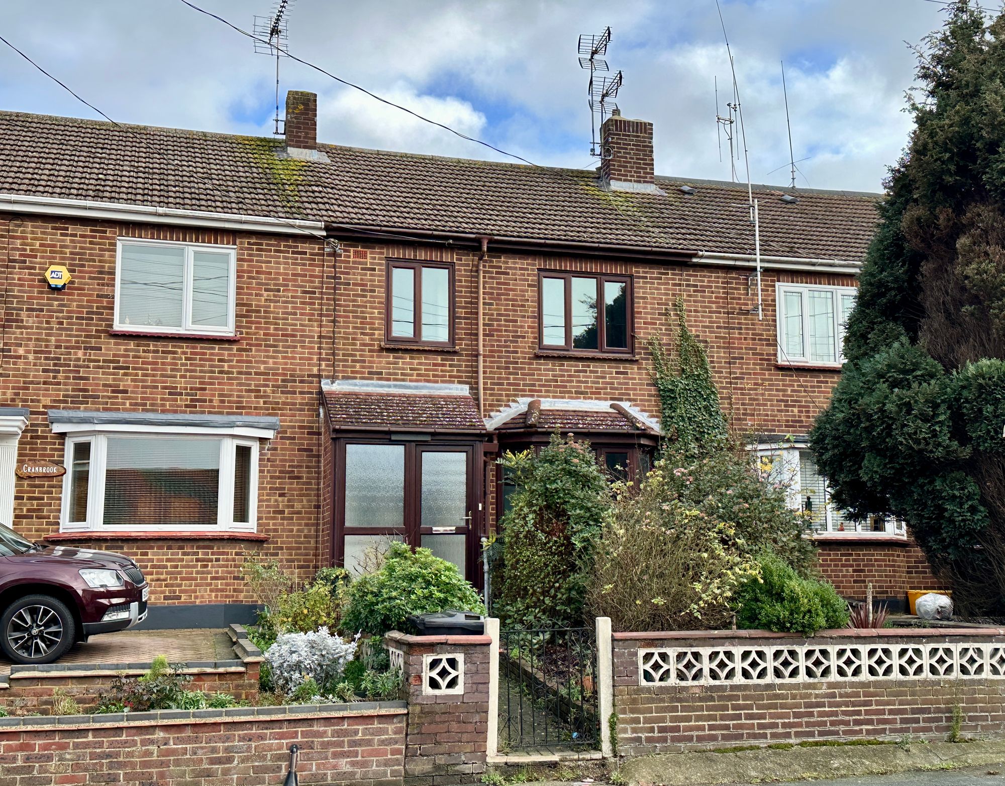 3 Bed Mid-Terraced House For Sale In High Road, Laindon, SS15