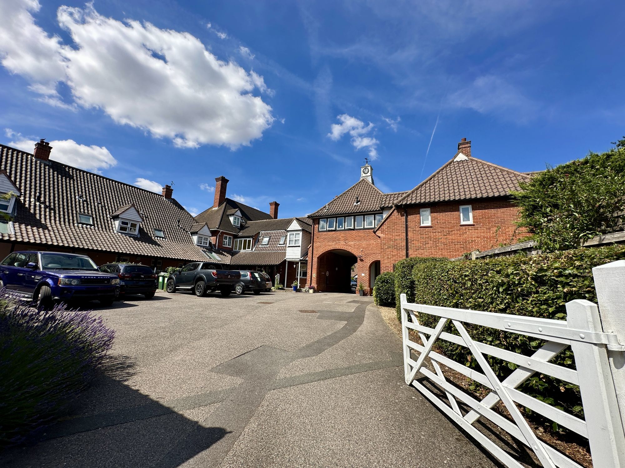 1 Bed Retirement Property For Sale In Bridgecote Lane, Noak Bridge, SS15
