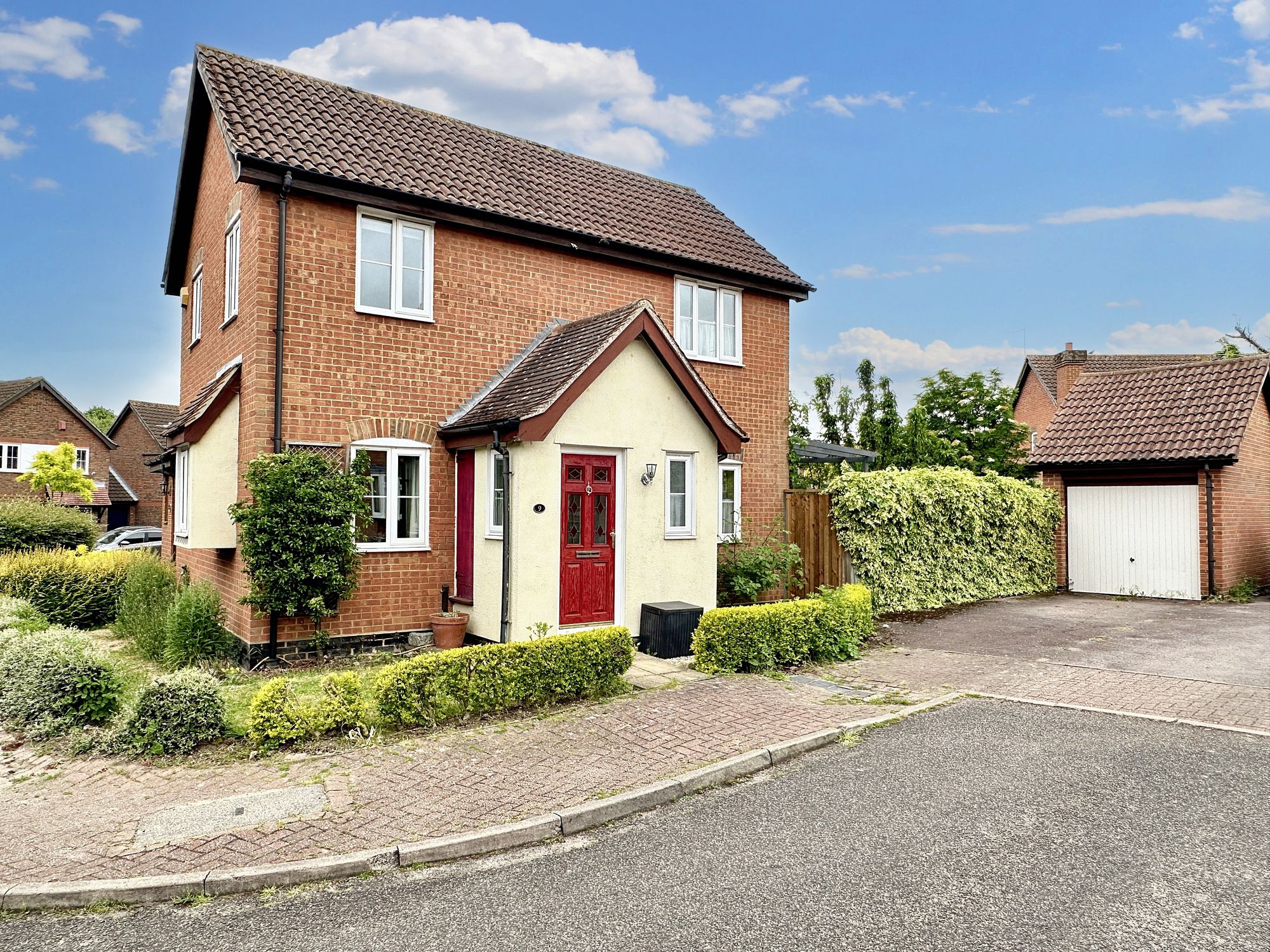 3 Bed Semi-Detached House For Sale In Larch Close, Steeple View, SS15