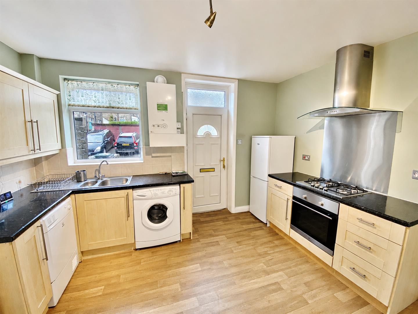 2 bed terraced house to rent in Mannville Walk, Keighley, BD22 6AQ  - Property Image 3