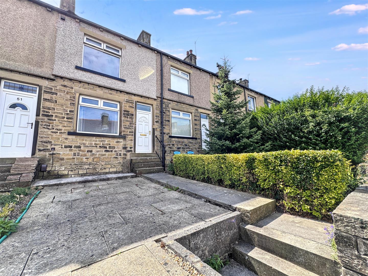 2 bed terraced house to rent in Mannville Walk, Keighley, BD22 6AQ  - Property Image 1
