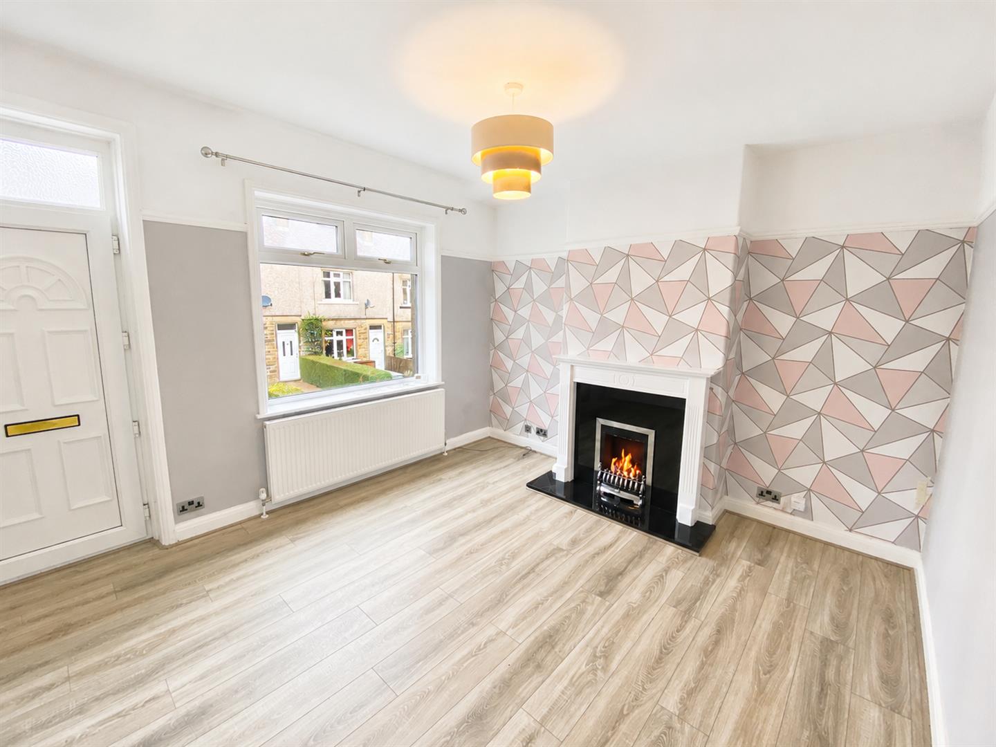 2 bed terraced house to rent in Mannville Walk, Keighley, BD22 6AQ  - Property Image 2
