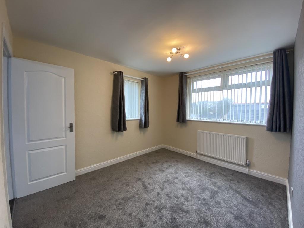 2 bed detached bungalow to rent in Braithwaite Edge Road, Keighley, BD22 6RA 5