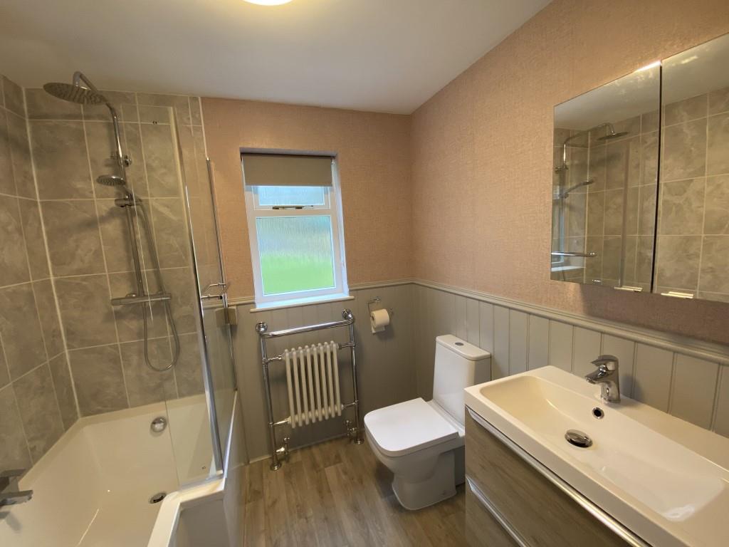 2 bed detached bungalow to rent in Braithwaite Edge Road, Keighley, BD22 6RA  - Property Image 3