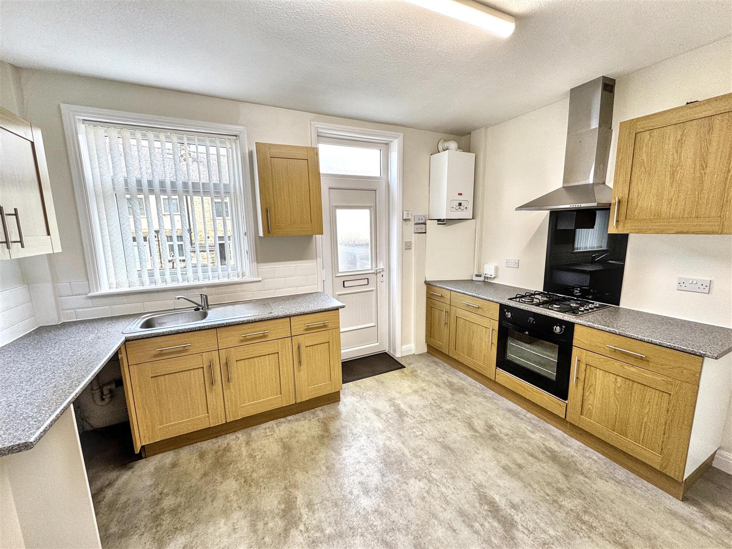 2 bed terraced house to rent in Mannville Walk, Keighley, BD22 6AG 2