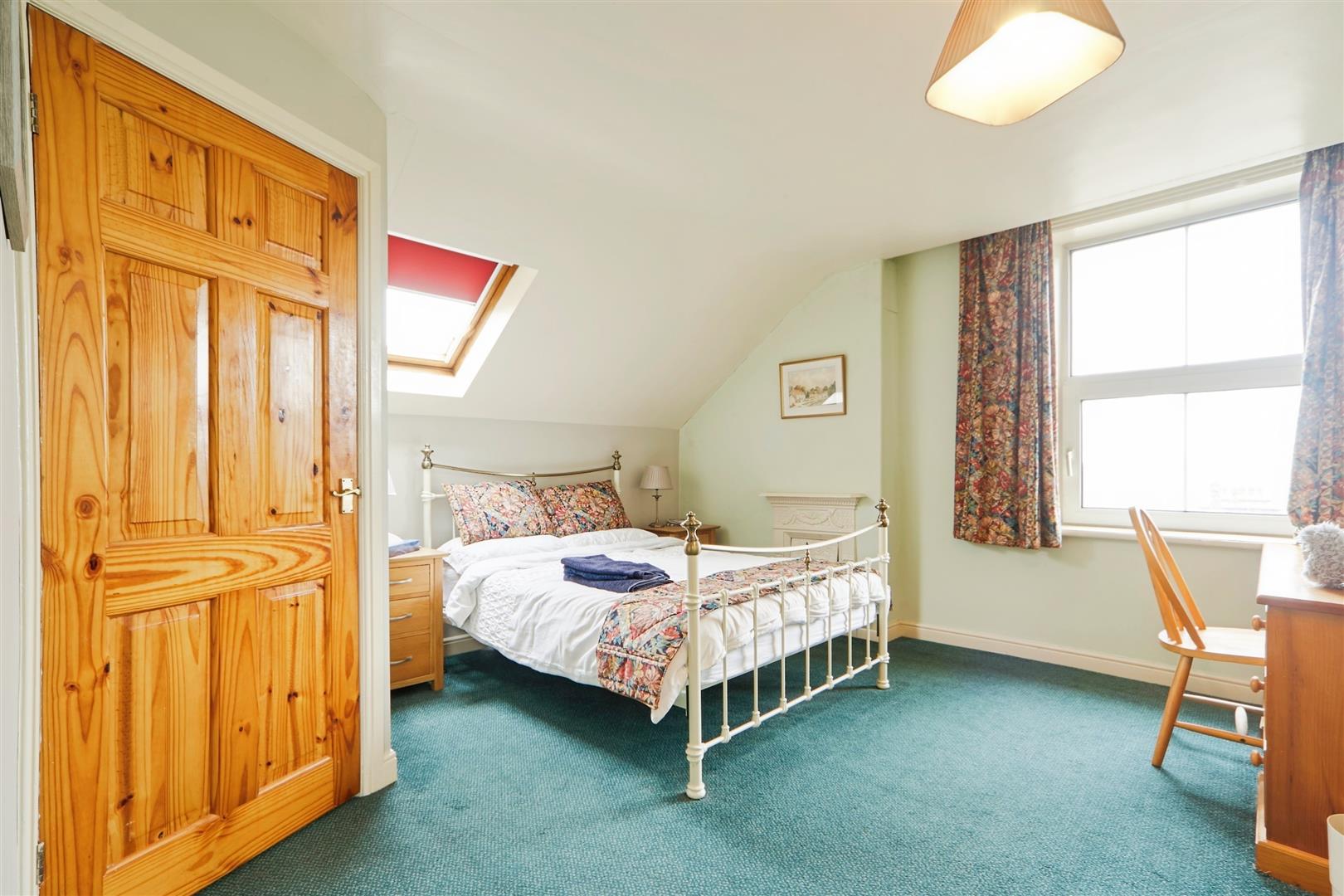 6 bed semi-detached house for sale in Highfield Lane, Keighley, BD21 2HU  - Property Image 12