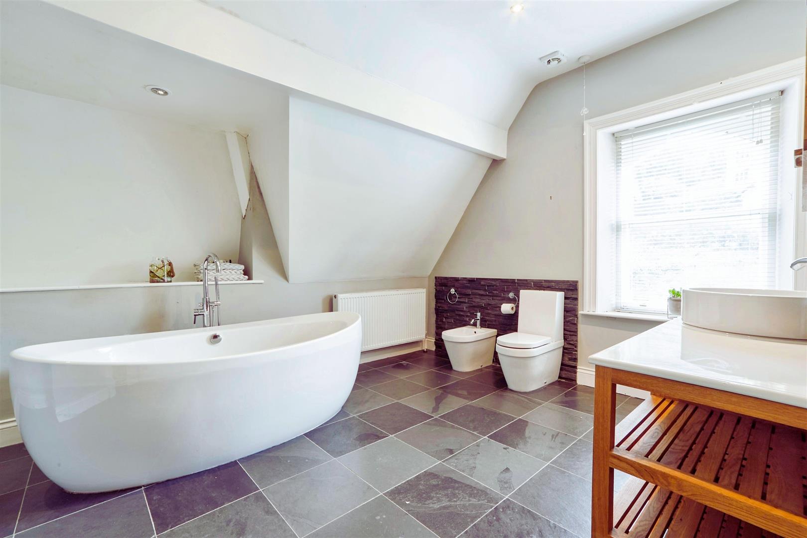 6 bed semi-detached house for sale in Spring Gardens Lane, Keighley, BD20 6LS  - Property Image 17