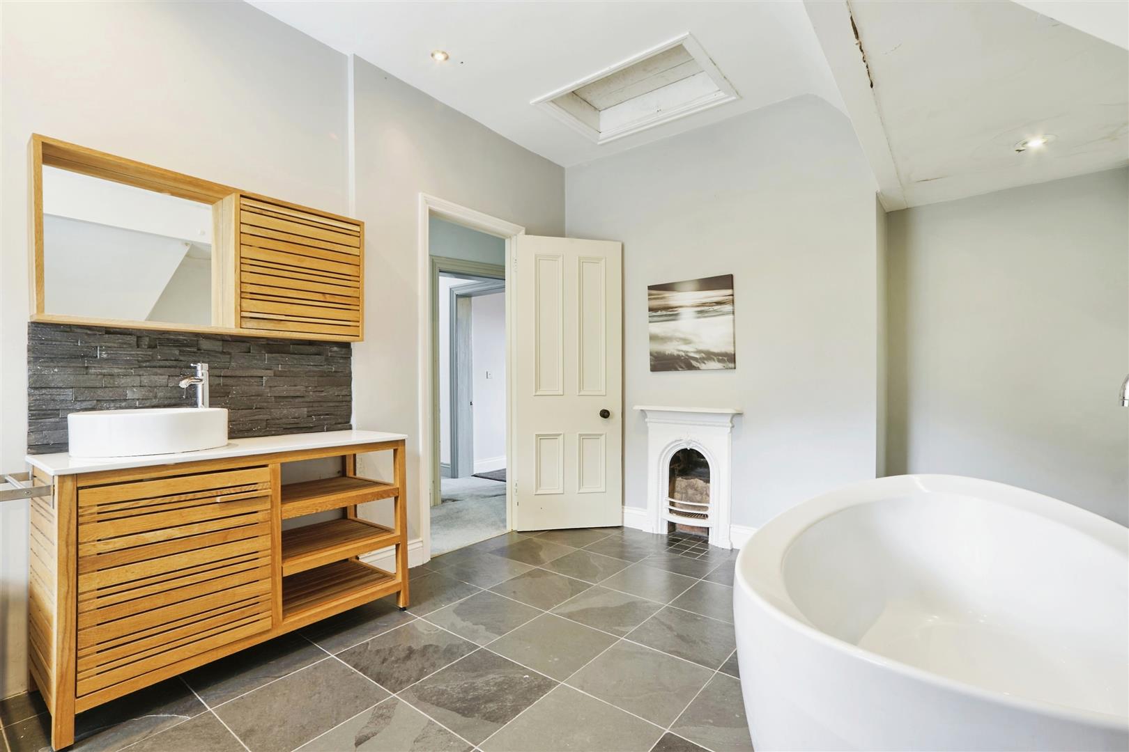 6 bed semi-detached house for sale in Spring Gardens Lane, Keighley, BD20 6LS  - Property Image 18