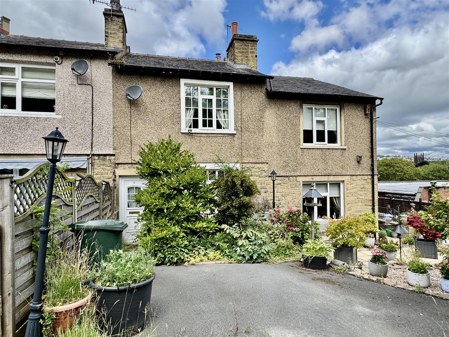 2 bed terraced house for sale in Haincliffe Place, Keighley, BD21 5BT  - Property Image 1