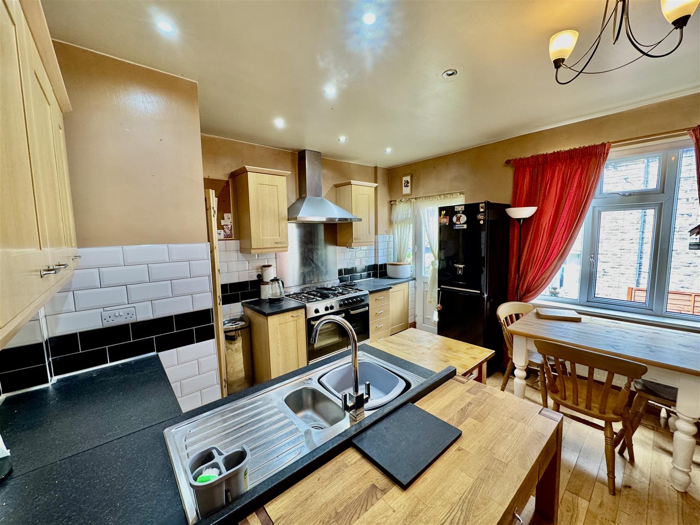 2 bed terraced house for sale in Haincliffe Place, Keighley, BD21 5BT  - Property Image 5
