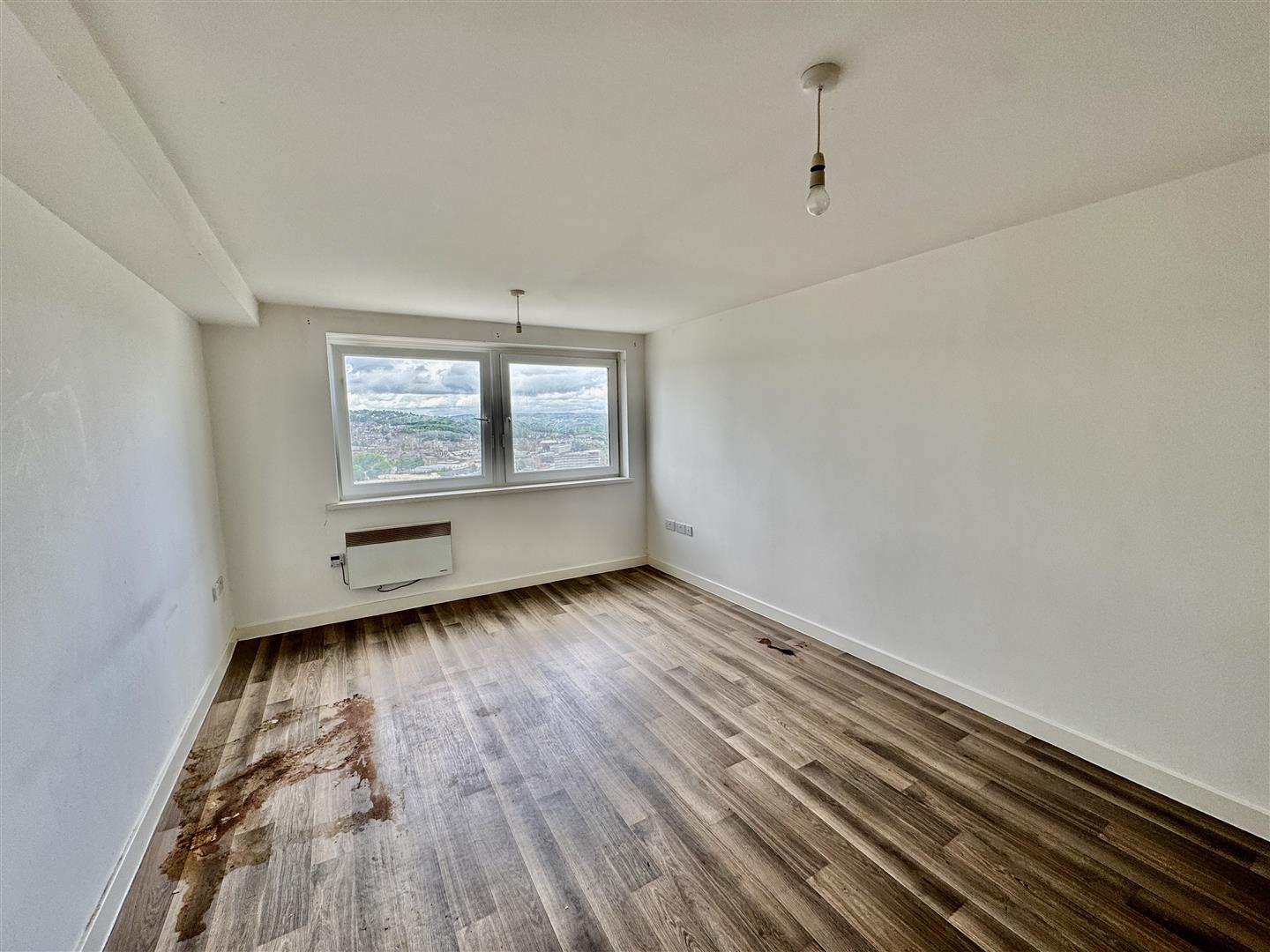 2 bed flat for sale in Bentley Court, Parkwood Rise, Keighley, BD21 4RG  - Property Image 3