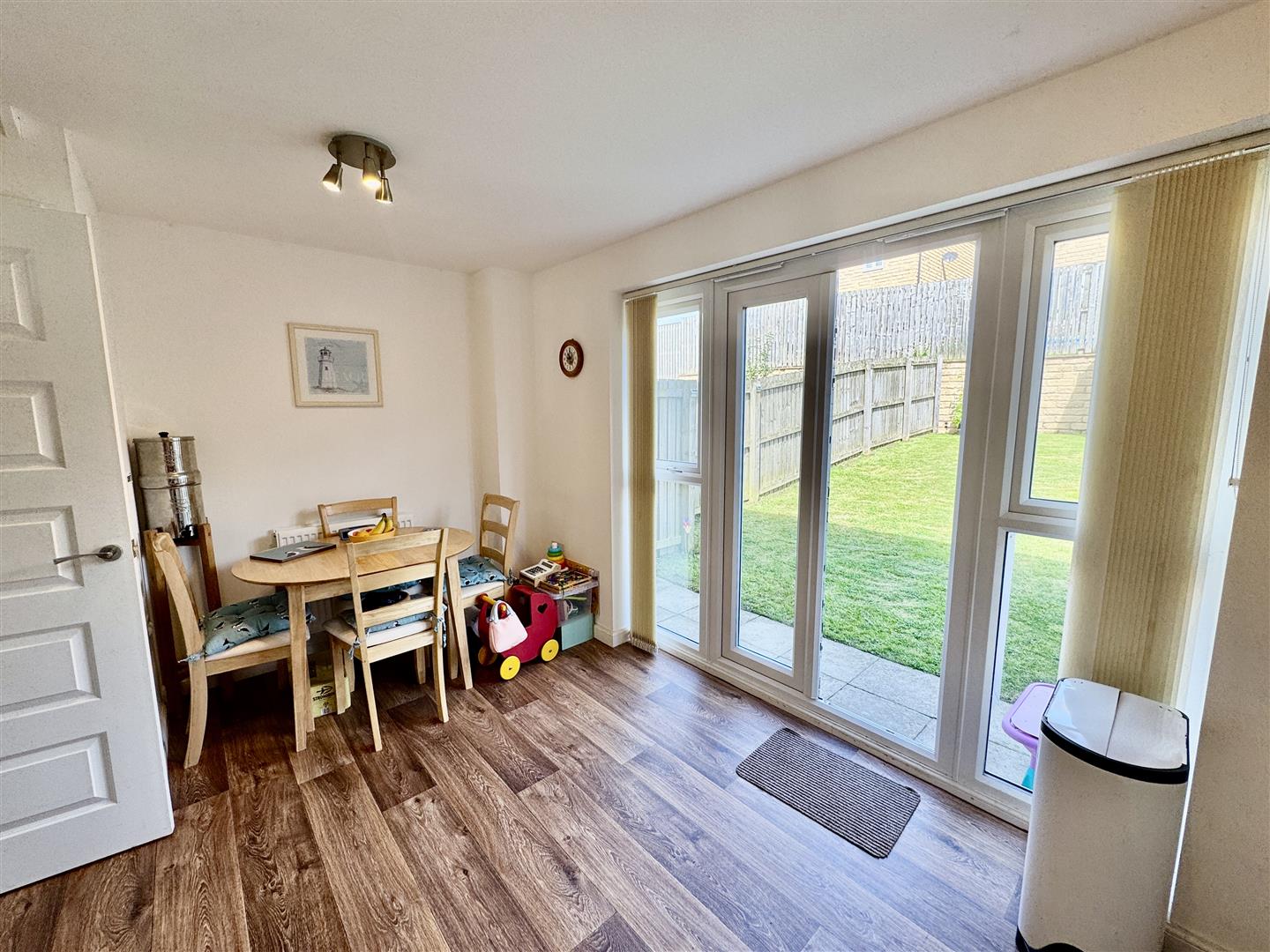 2 bed end of terrace house for sale in The Knoll, Keighley, BD22 6FD 3