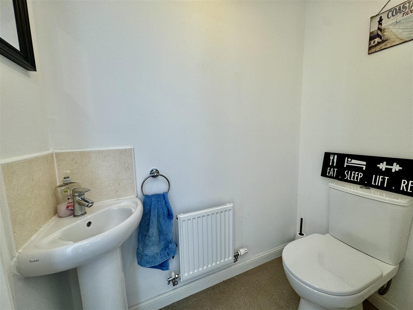 2 bed end of terrace house for sale in The Knoll, Keighley, BD22 6FD  - Property Image 5