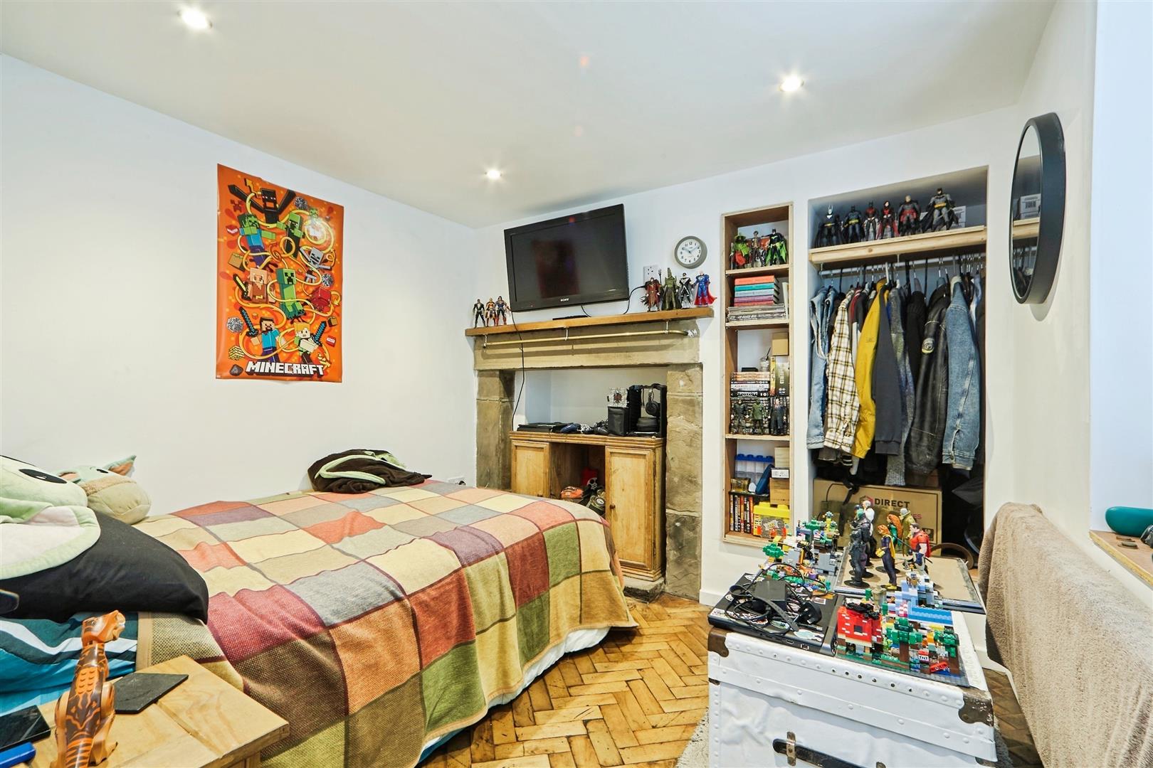 6 bed detached house for sale in Marley, Bingley, BD16 2DN  - Property Image 6