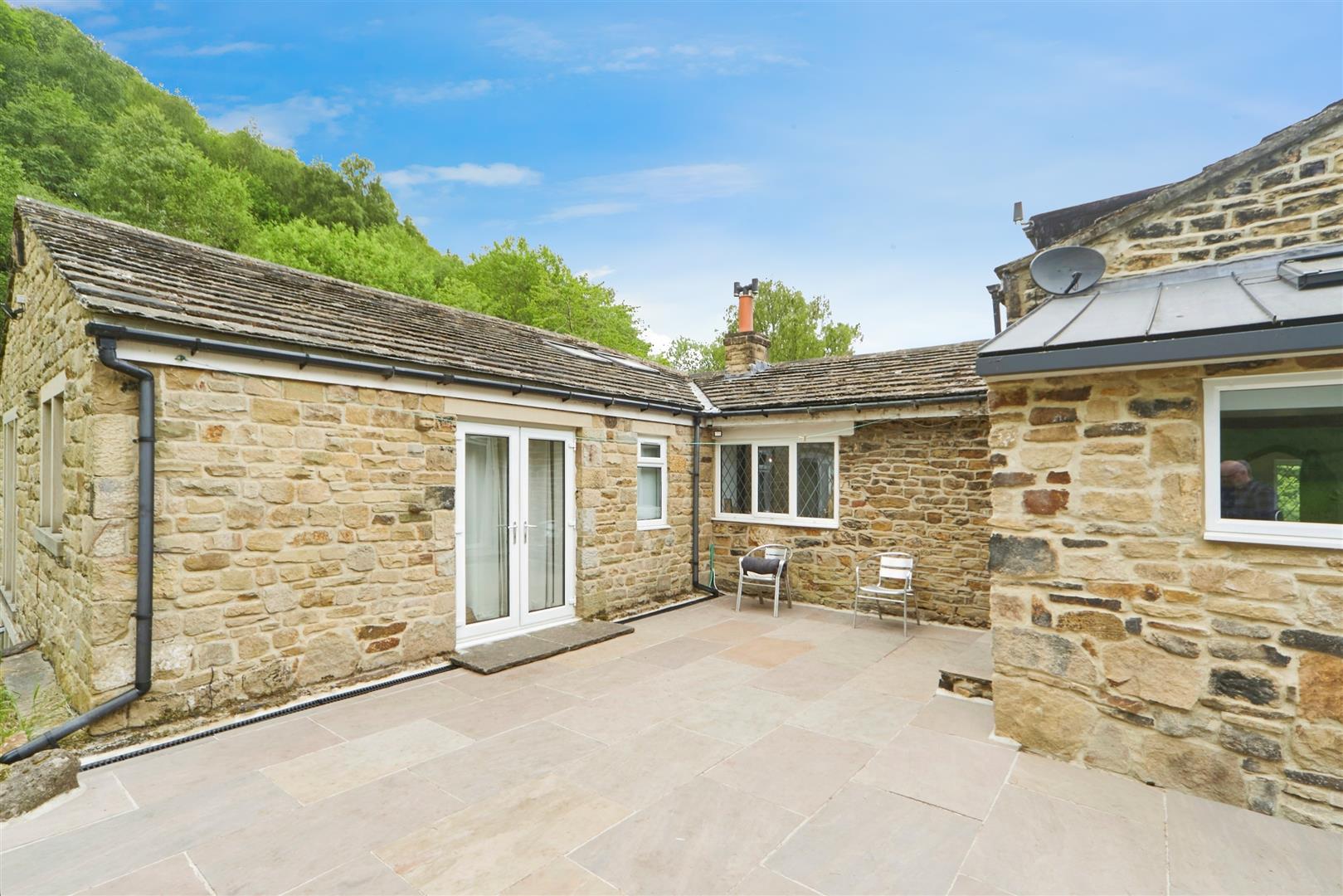 6 bed detached house for sale in Marley, Bingley, BD16 2DN  - Property Image 14