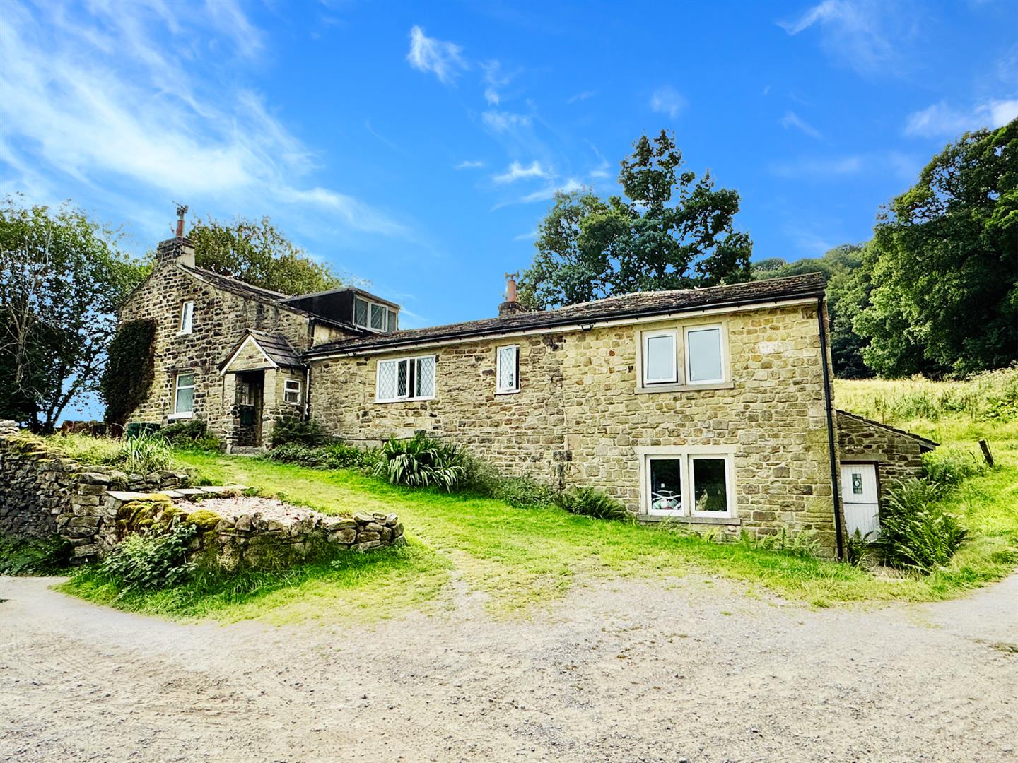 6 bed detached house for sale in Marley, Bingley, BD16 2DN - Property Image 1