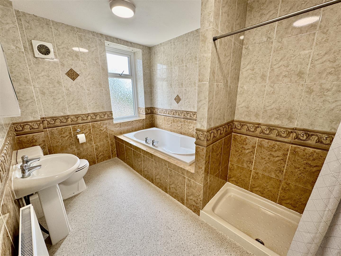 2 bed end of terrace house for sale in Apsley Street, Oakworth, Keighley, BD22 7EY  - Property Image 5