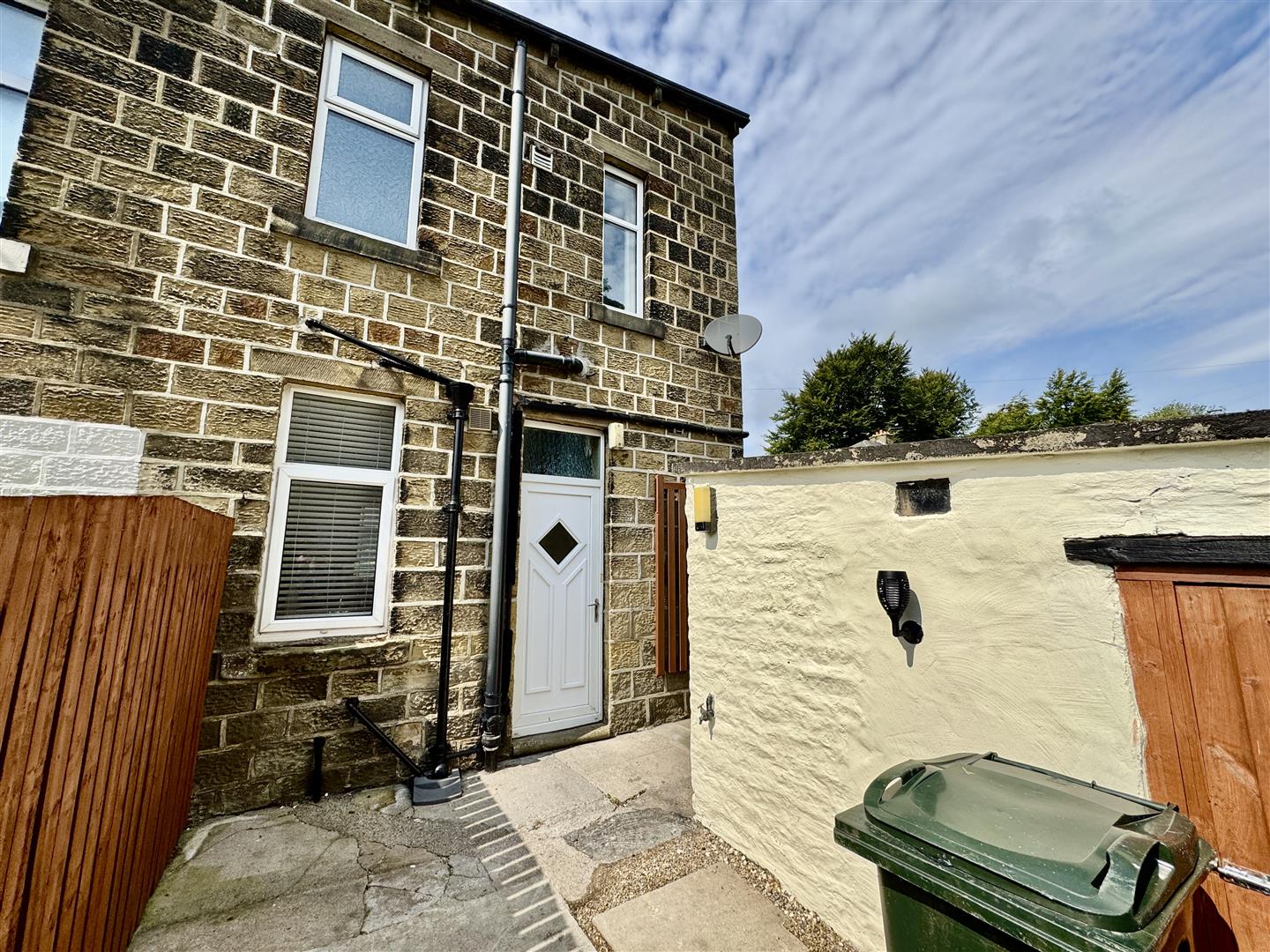 2 bed end of terrace house for sale in Apsley Street, Oakworth, Keighley, BD22 7EY 9