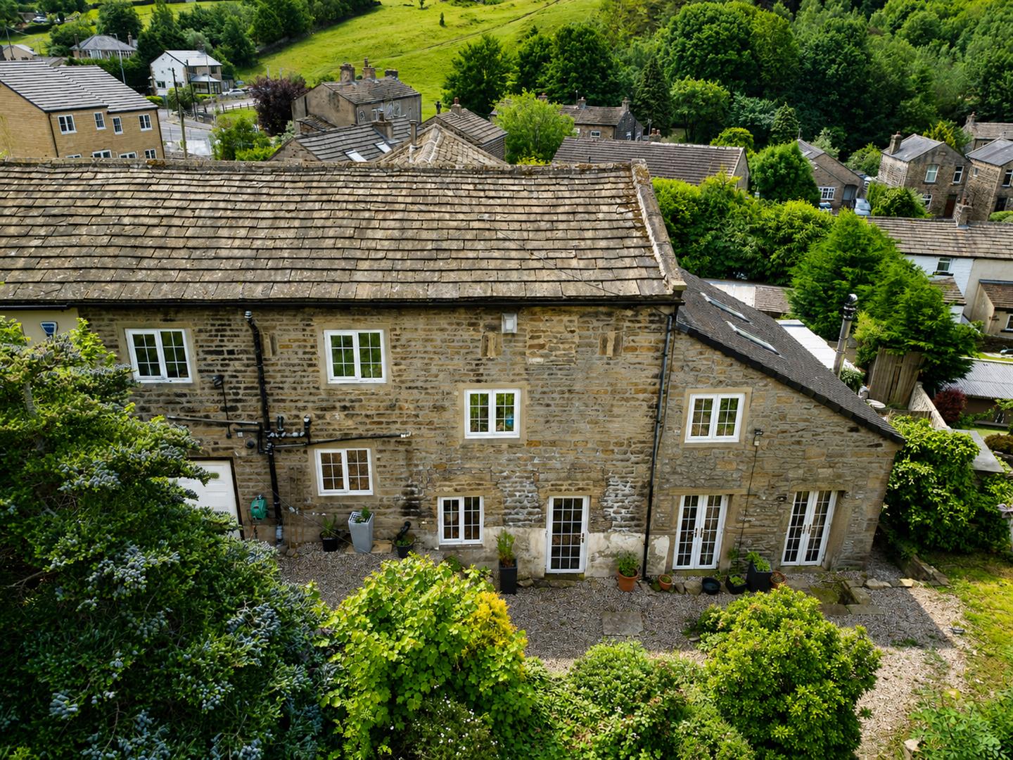 4 bed barn conversion for sale in Low Fold, Long Lee Lane, Keighley, BD21 4RS