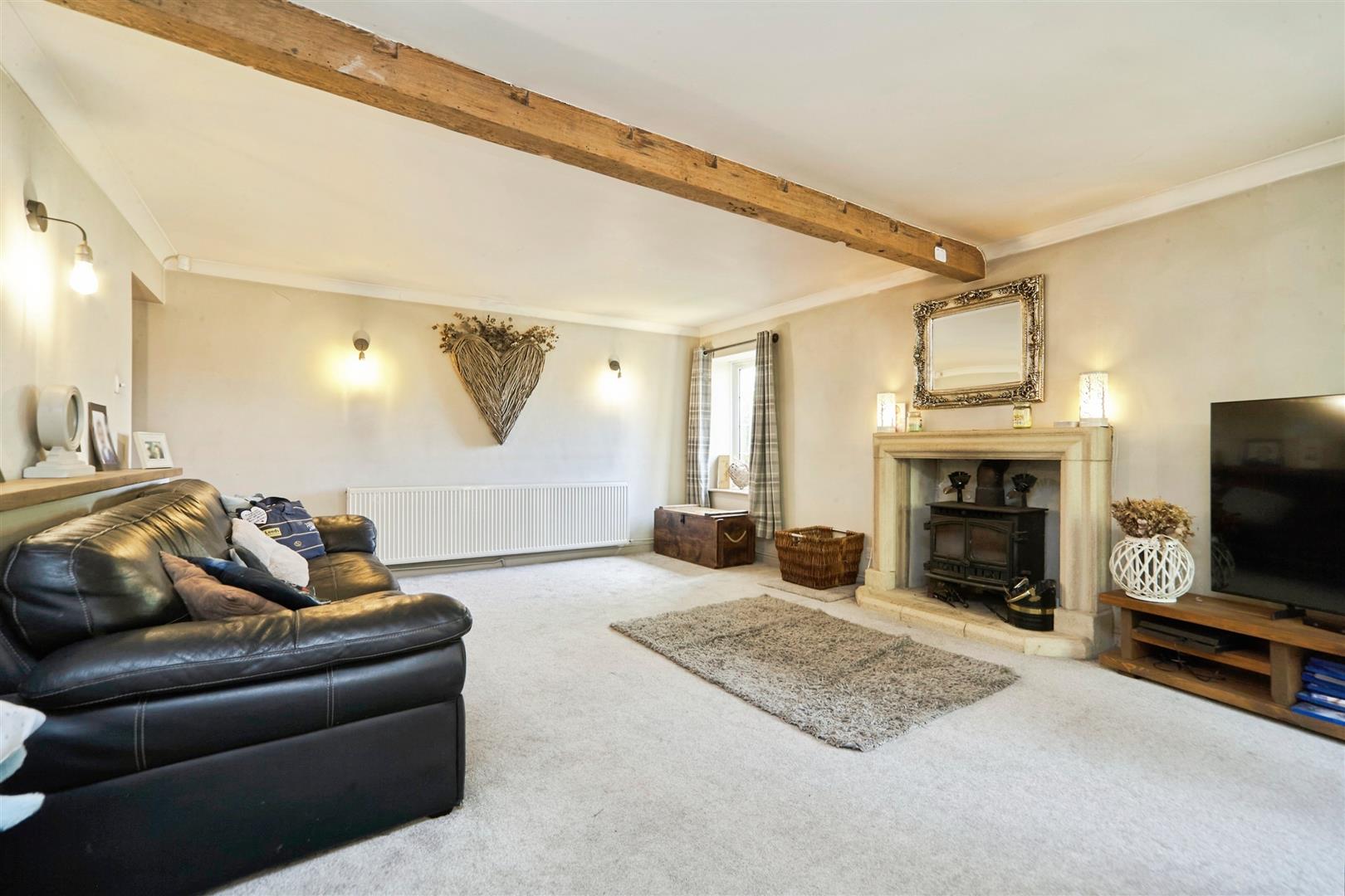 4 bed barn conversion for sale in Low Fold, Long Lee Lane, Keighley, BD21 4RS 2