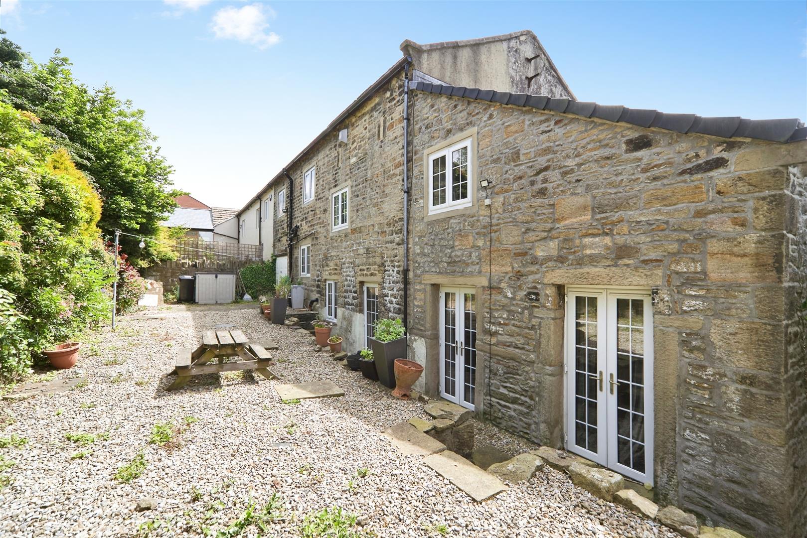 4 bed barn conversion for sale in Low Fold, Long Lee Lane, Keighley, BD21 4RS  - Property Image 17