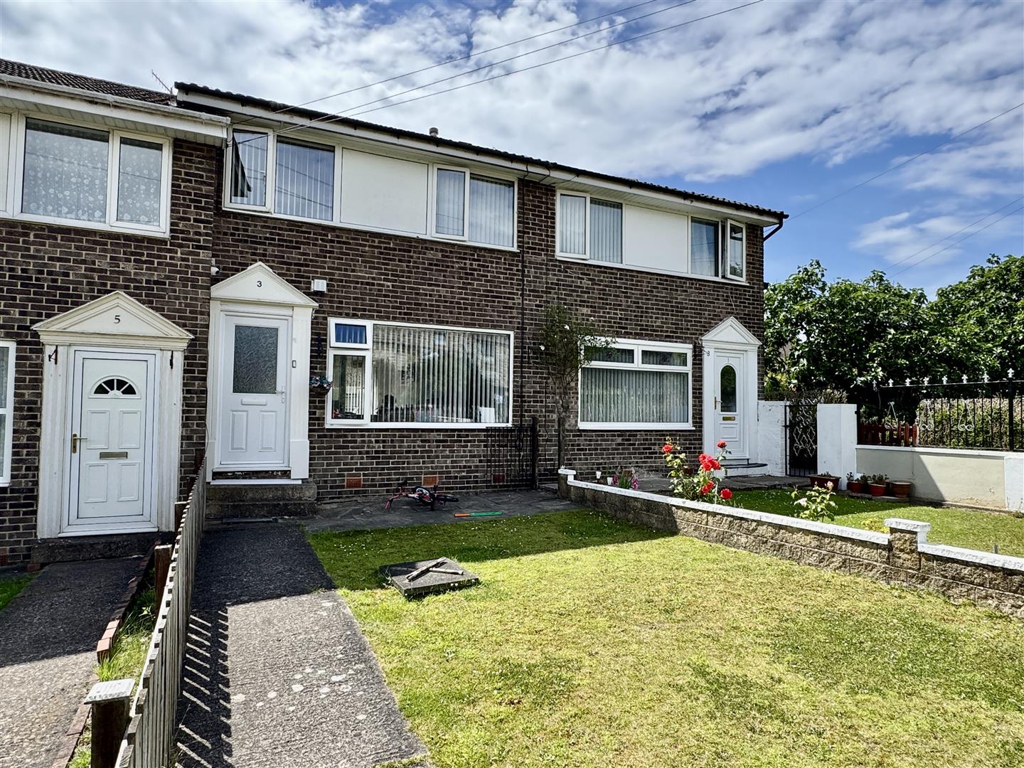 3 bed terraced house for sale in Victoria Court, Keighley, BD21 2SE