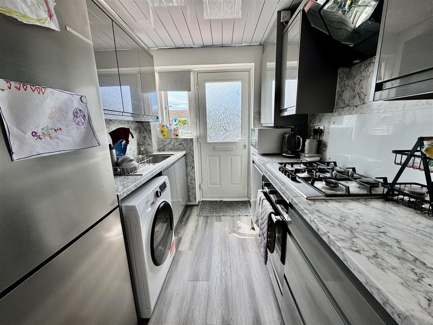 3 bed terraced house for sale in Victoria Court, Keighley, BD21 2SE  - Property Image 3