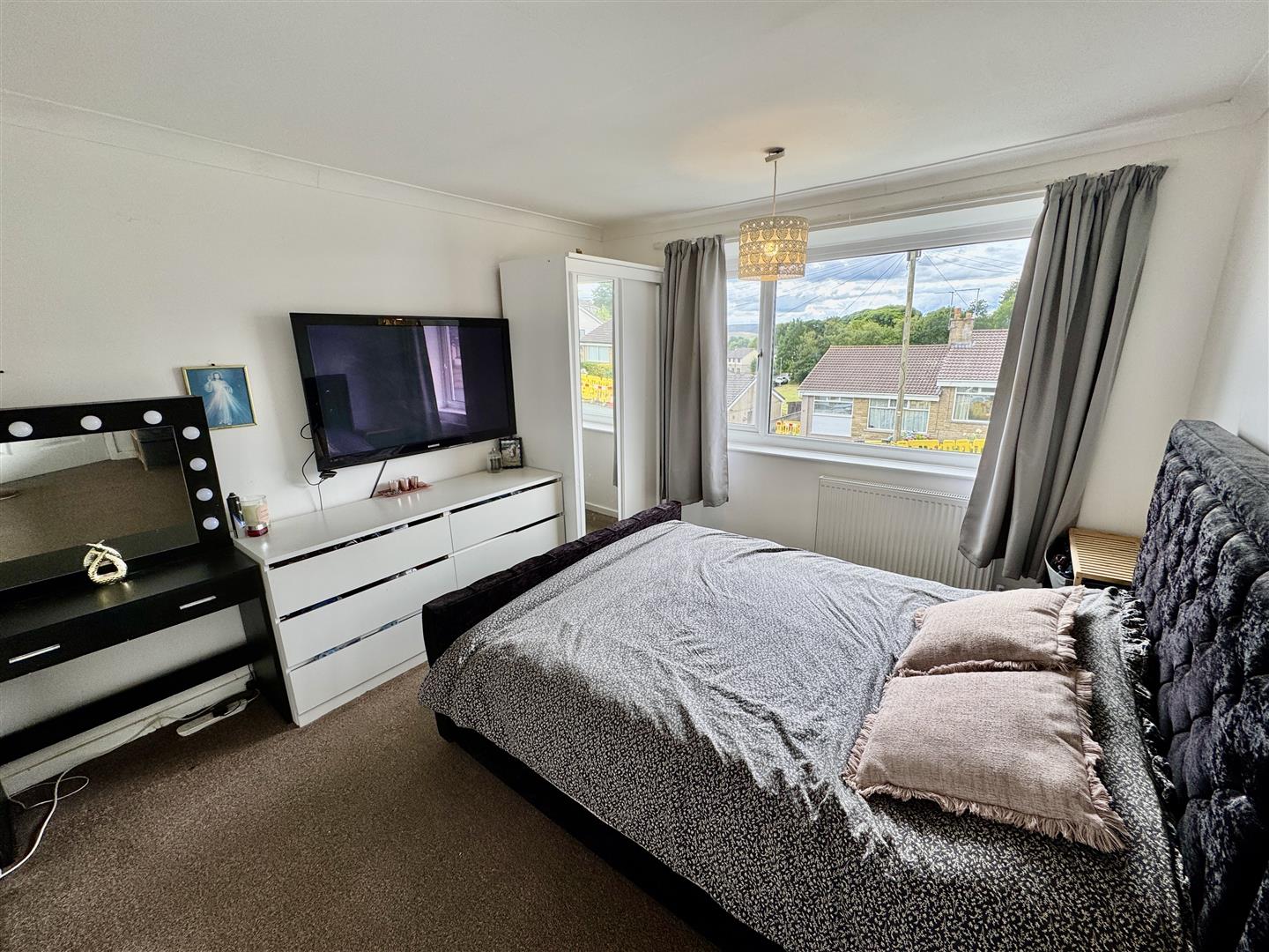 4 bed semi-detached house for sale in Moor Drive, Oakworth, Keighley, BD22 7RF  - Property Image 11