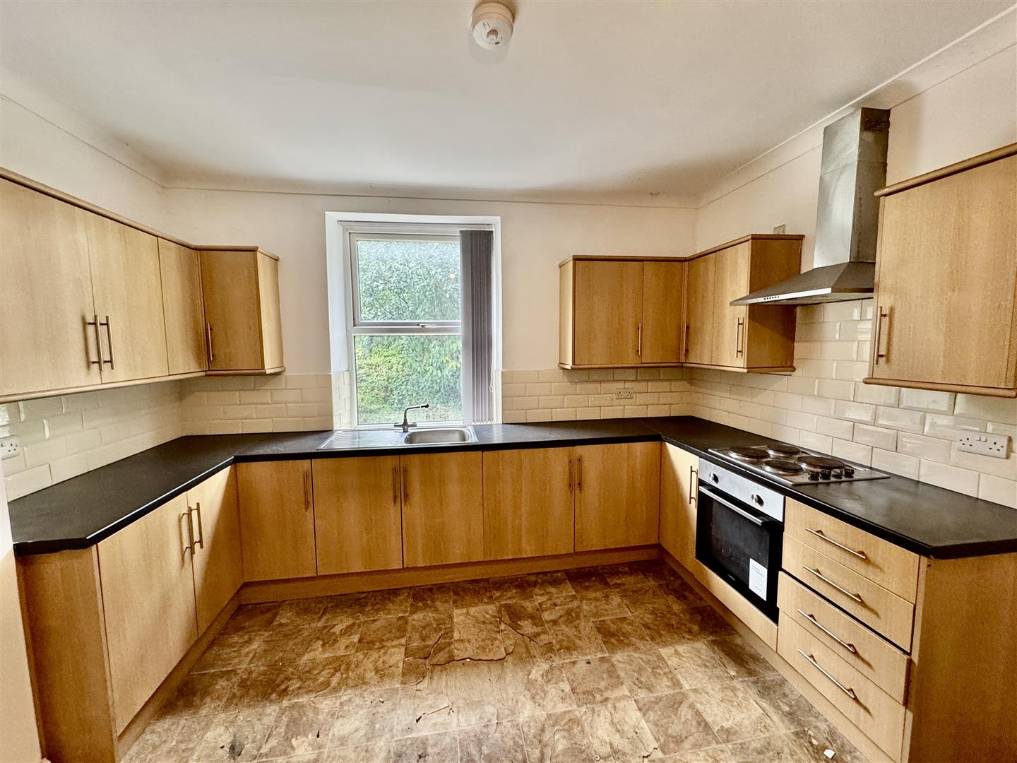 5 bed maisonette for sale in Elmwood Terrace, Keighley, BD22 7DP  - Property Image 4