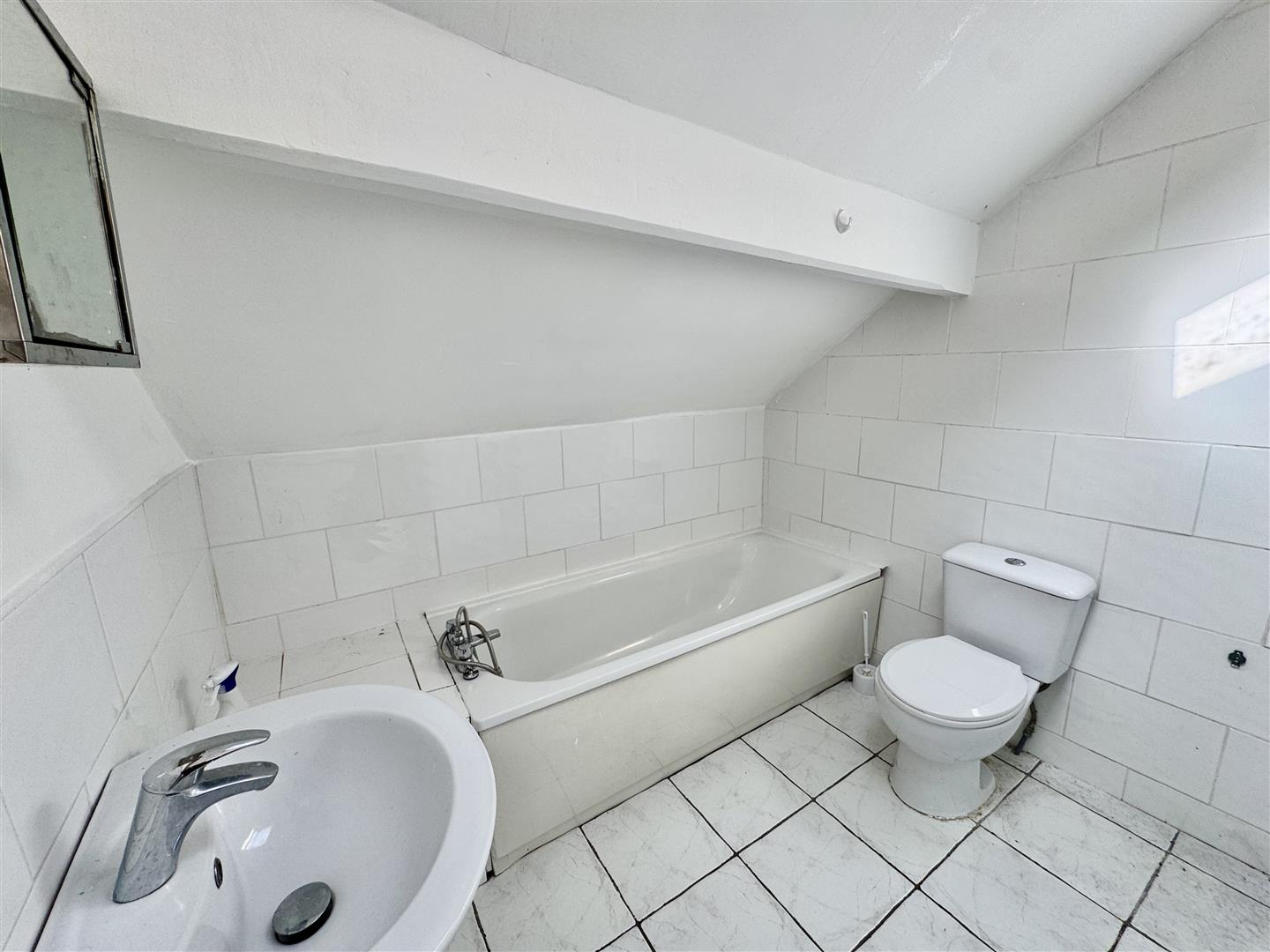 5 bed maisonette for sale in Elmwood Terrace, Keighley, BD22 7DP  - Property Image 20