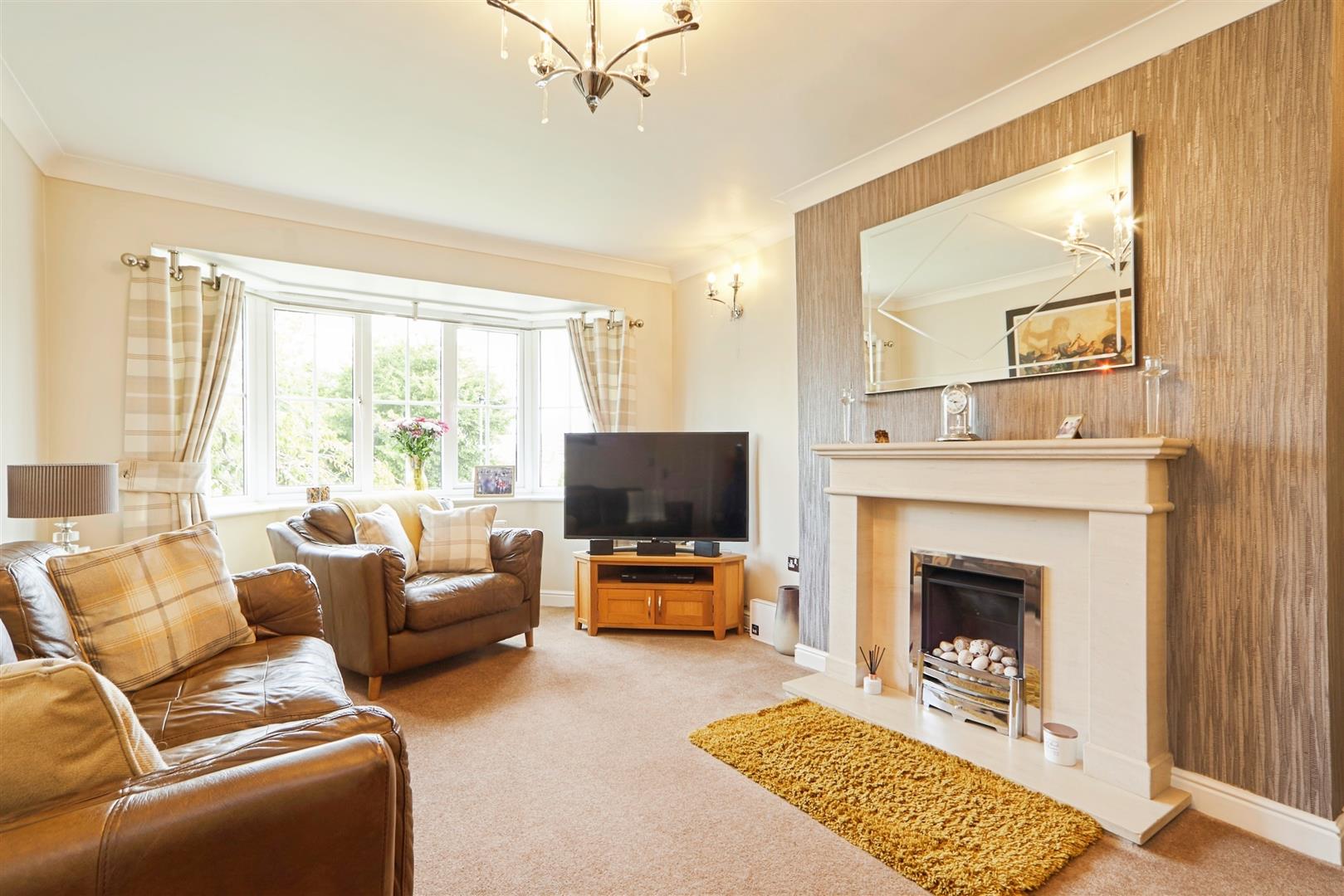 4 bed detached house for sale in Hayfields Close, Keighley, BD22 6SB 1