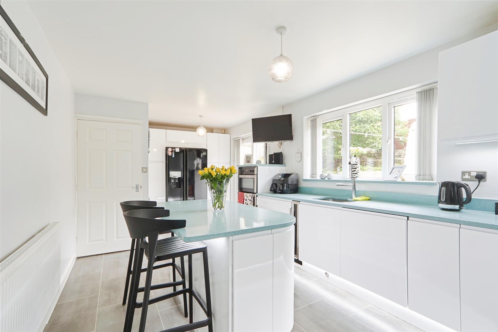 4 bed detached house for sale in Hayfields Close, Keighley, BD22 6SB 2