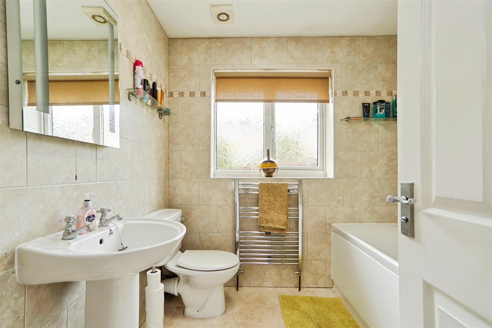 4 bed detached house for sale in Hayfields Close, Keighley, BD22 6SB  - Property Image 11