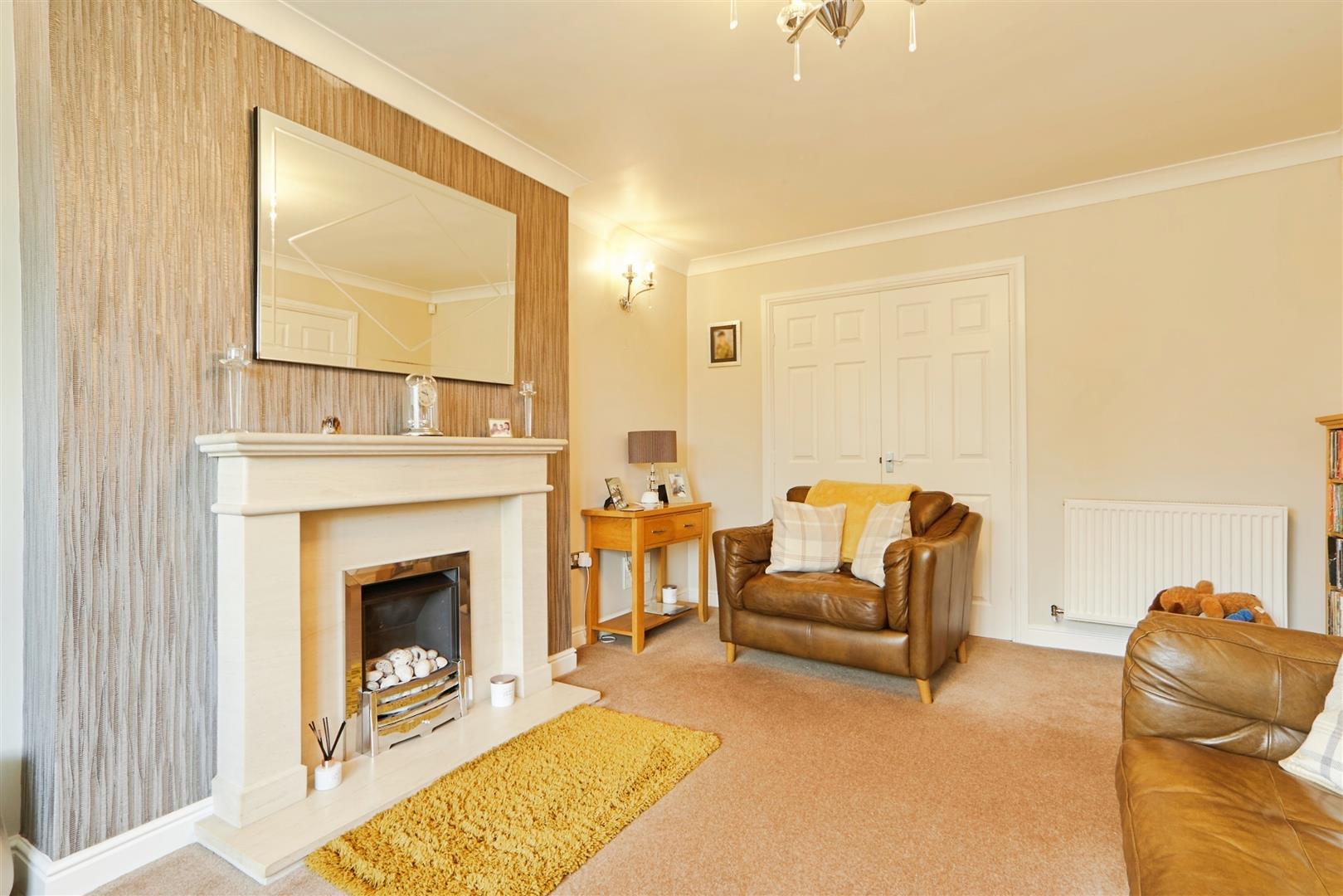4 bed detached house for sale in Hayfields Close, Keighley, BD22 6SB  - Property Image 12