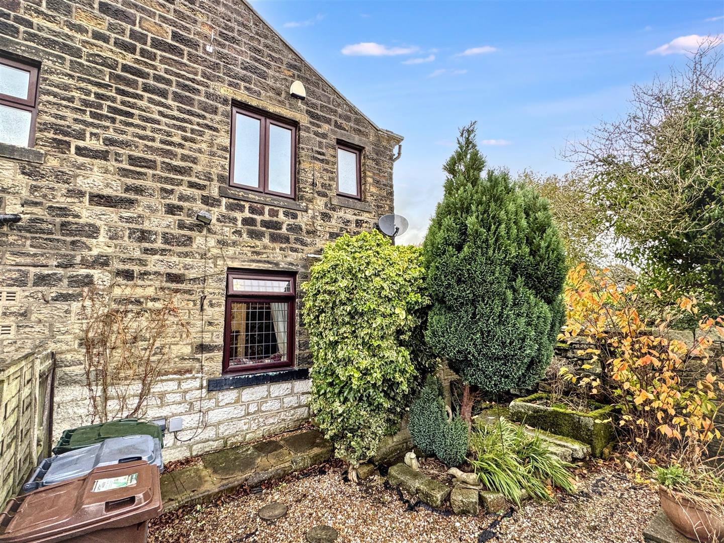 2 bed cottage for sale in Black Hill Lane, Keighley, BD20 6NE - Property Image 1