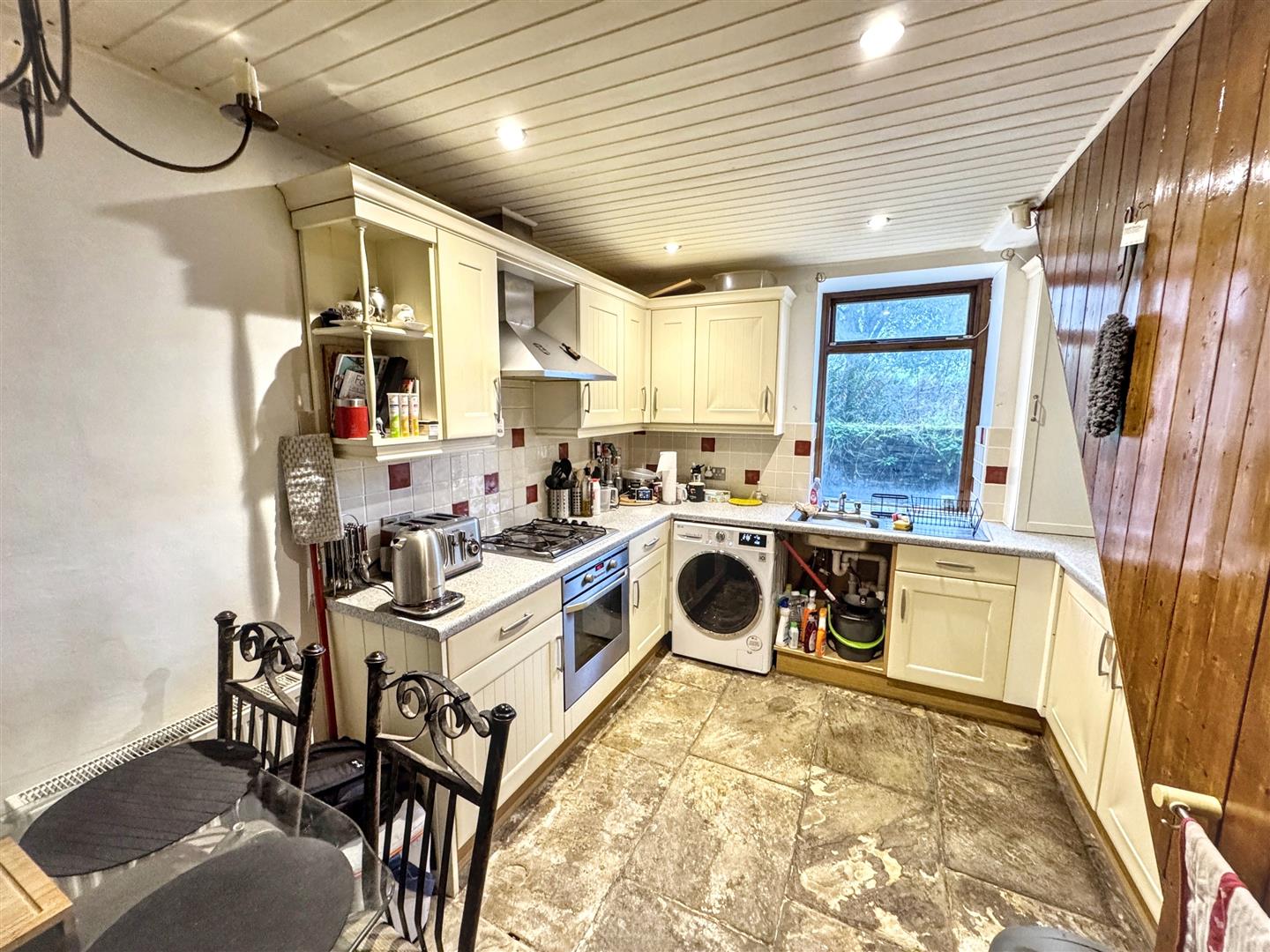 2 bed cottage for sale in Black Hill Lane, Keighley, BD20 6NE  - Property Image 2