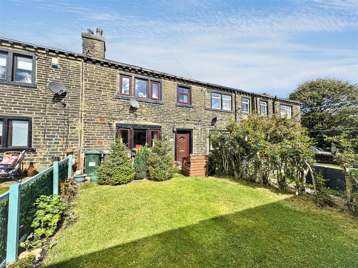 2 bed terraced house for sale in Vernon Place, Queensbury, BD13 2DN