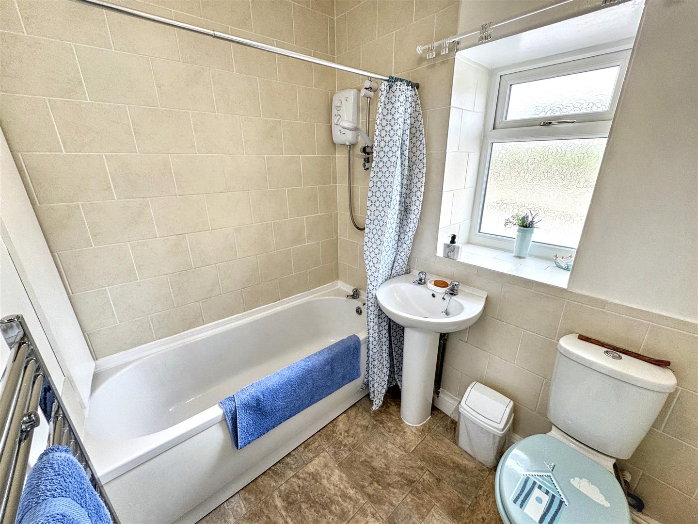 2 bed terraced house for sale in Vernon Place, Queensbury, BD13 2DN 6