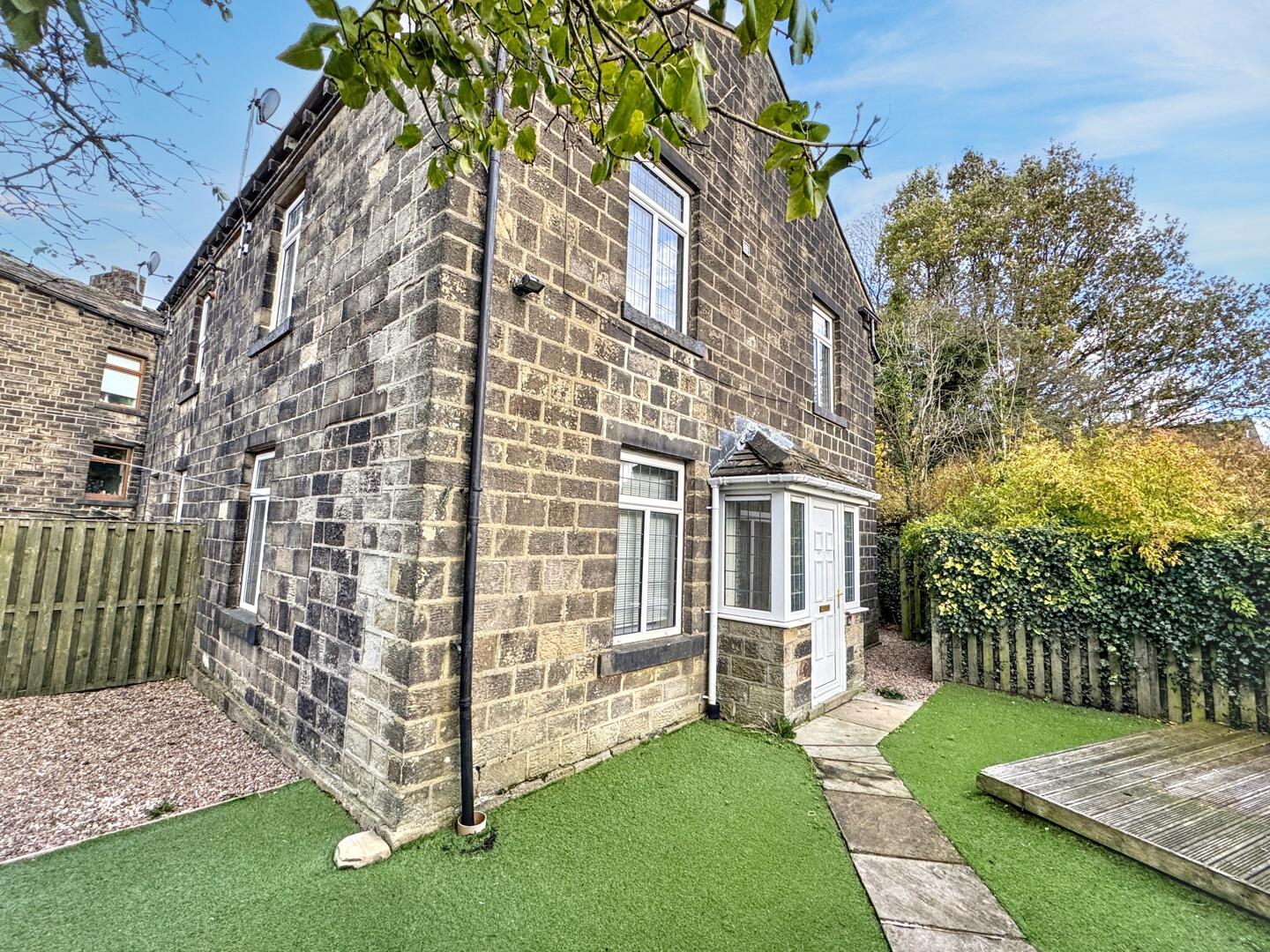 3 bed semi-detached house for sale in Halifax Road, Keighley, BD22 9DH  - Property Image 1