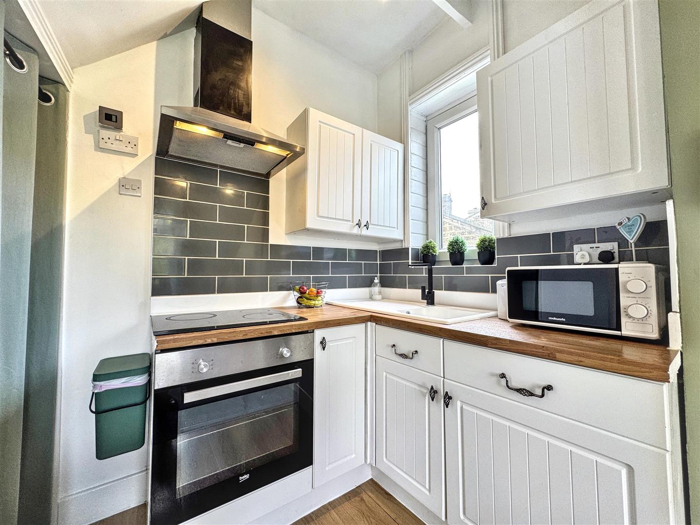 1 bed end of terrace house for sale in Apsley Terrace, Oakworth, BD22 7HF 2